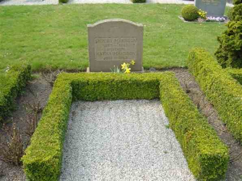 Grave number: FLÄ G    72-73