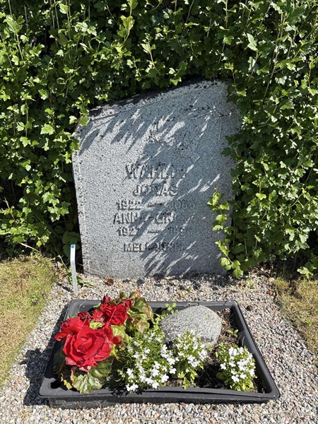 Grave number: 4 G GF   124