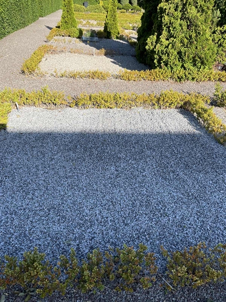 Grave number: NK E 12-13
