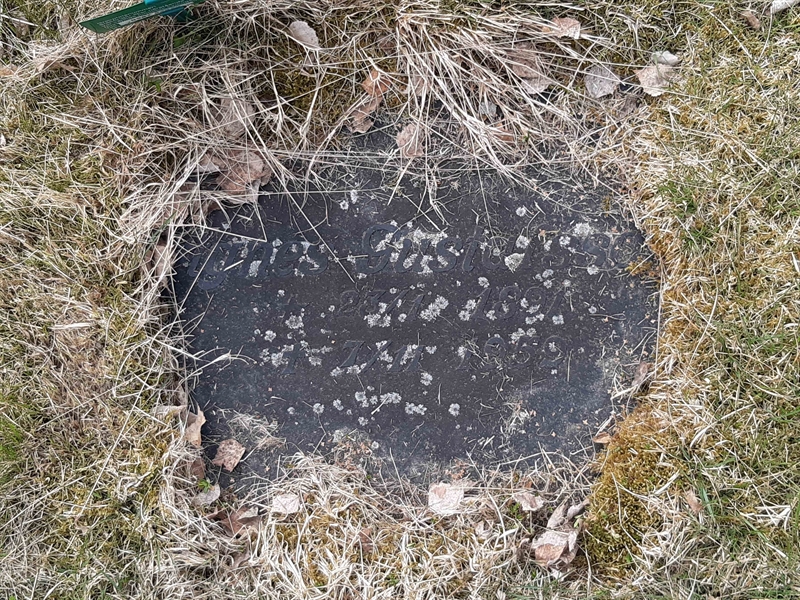 Grave number: KA 02    17