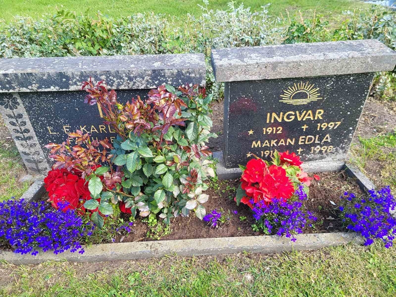 Grave number: 001 1    30
