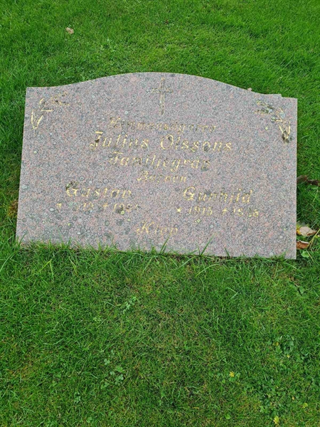 Grave number: KG 09   654, 655