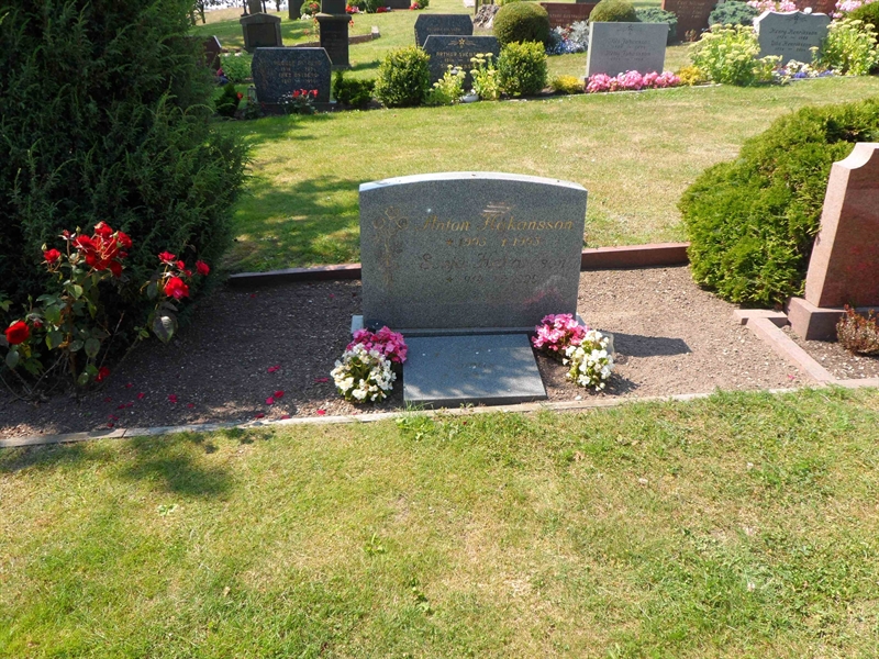 Grave number: ÖV E    42