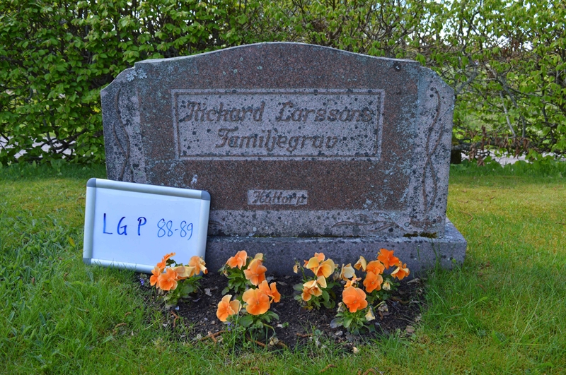 Grave number: LG P    88, 89