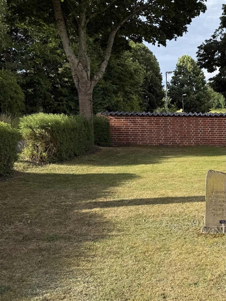 Grave number: BR E     8