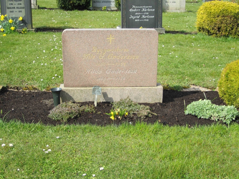 Grave number: 2 6    81