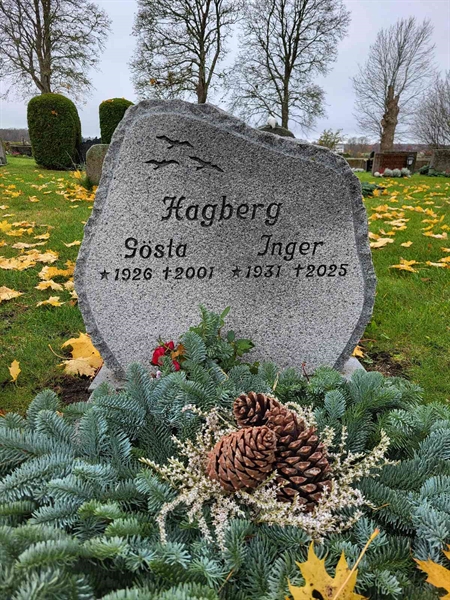 Grave number: T TUE   301-304