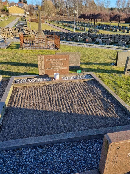 Grave number: TG 005 0763, 0764