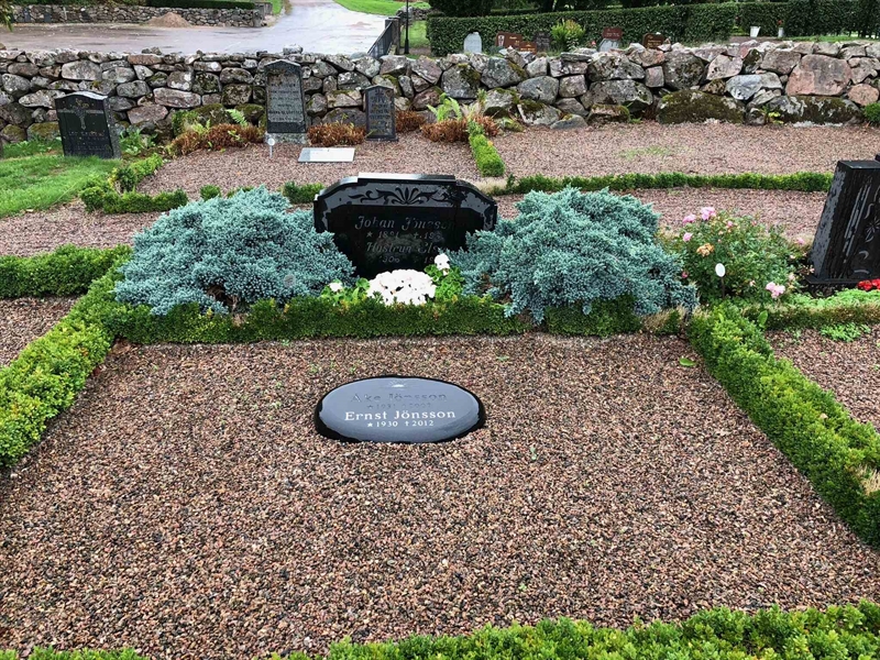 Grave number: Kå 39    12, 13