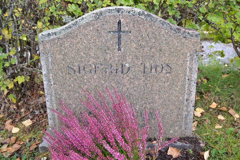 Grave number: 4 G   232