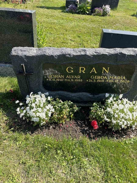 Grave number: N 5 1    71b