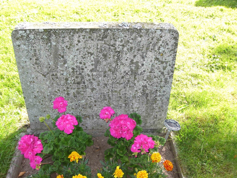 Grave number: S GK 08   105, 106