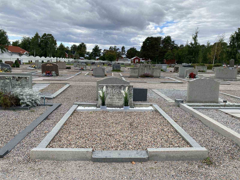 Grave number: 2 07    94