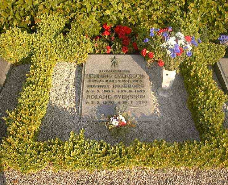 Grave number: NK Urn p    17