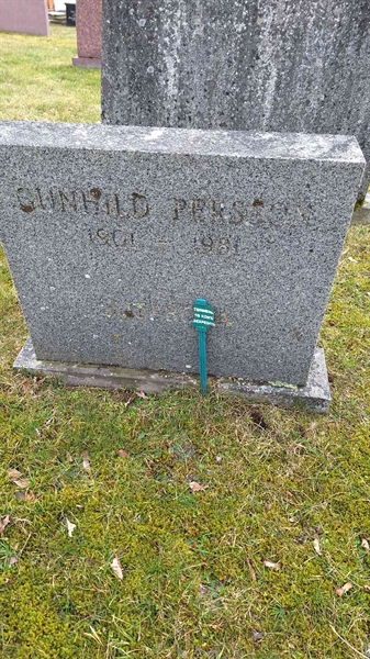 Hautatunnus: VG B   122-123