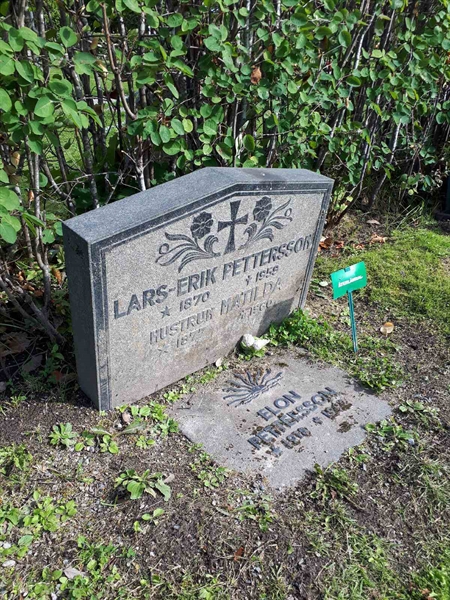 Grave number: NK F A   135