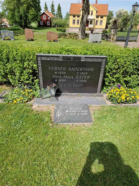 Grave number: 06 C   21