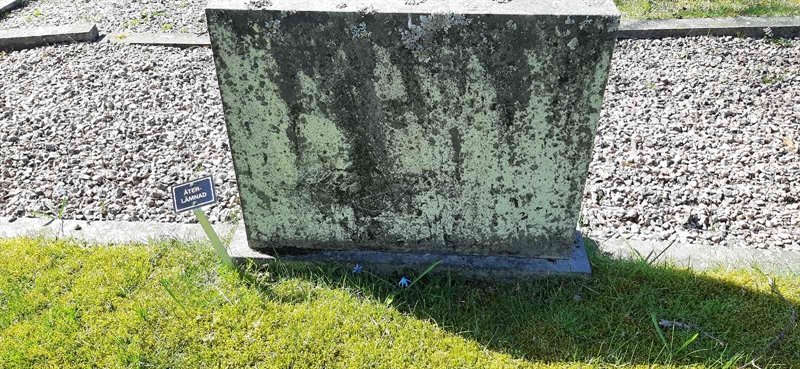 Grave number: GK F    10, 11