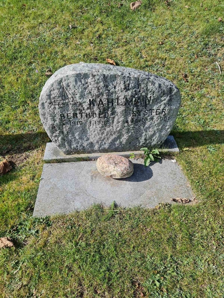 Grave number: F 0    48