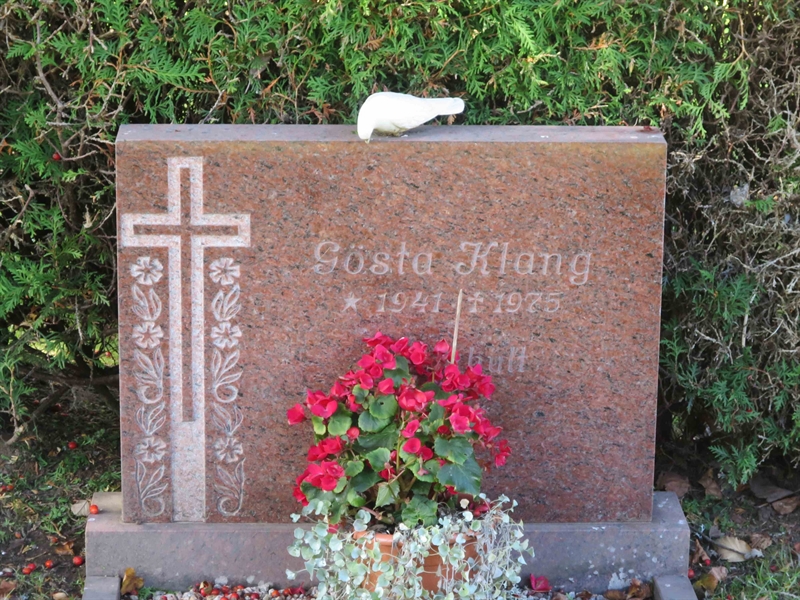 Grave number: HK J   201, 202