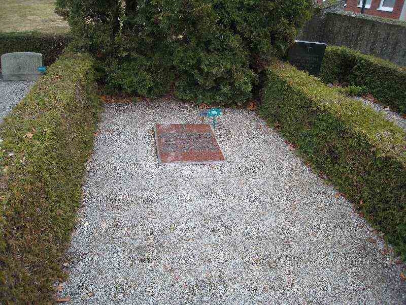 Grave number: VK IV    61