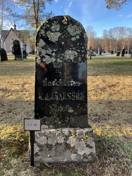 Gravnummer: 2 C   140