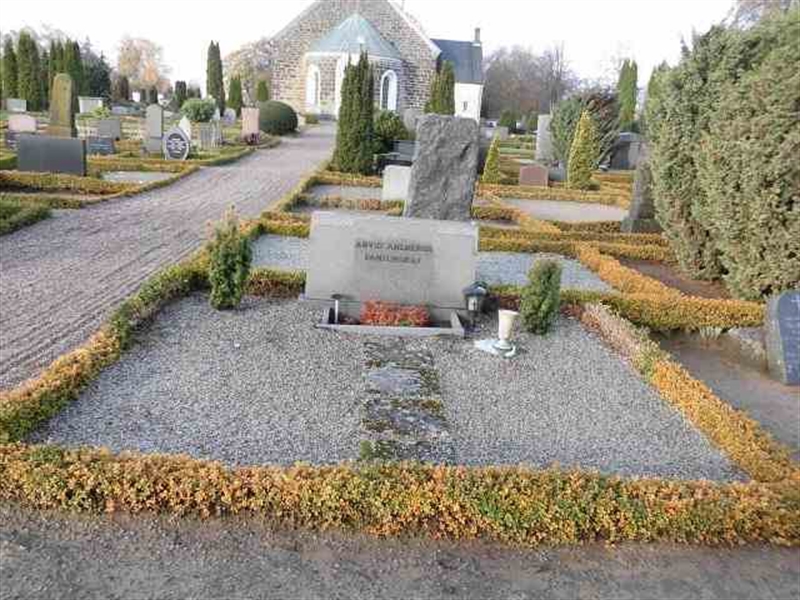 Grave number: VK 1   792-793