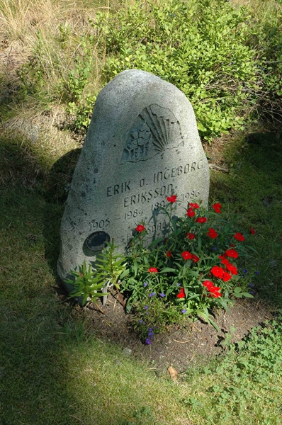 Grave number: H 3    8
