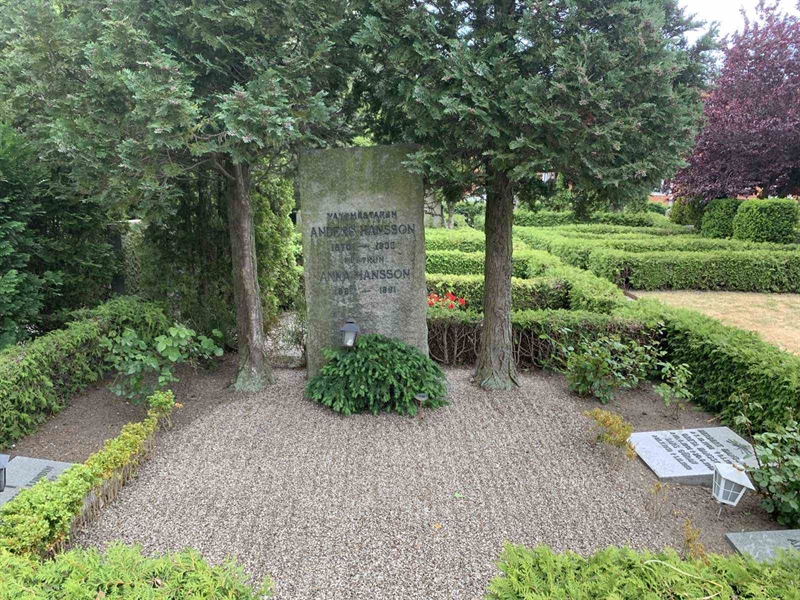Grave number: NK VI   118