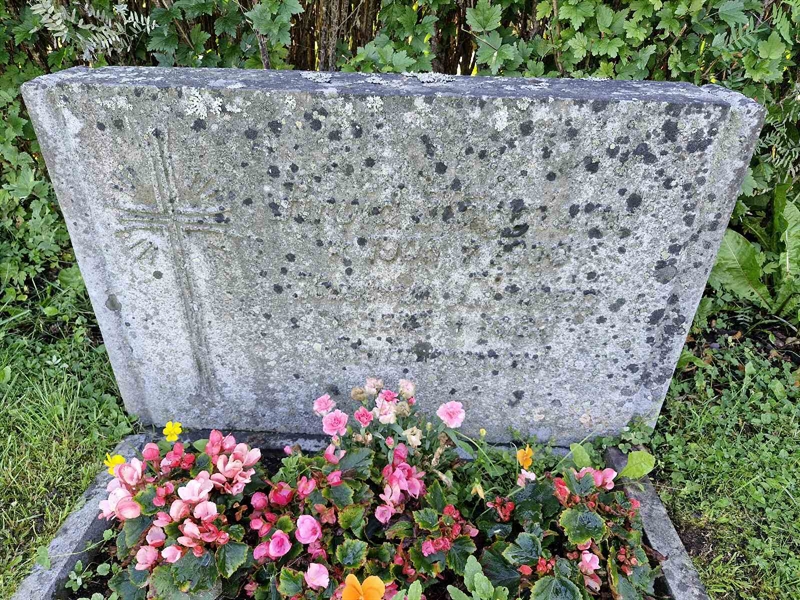 Grave number: AK D  5611-5612