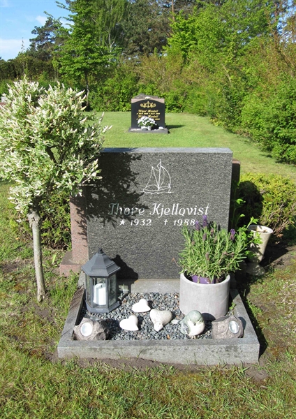 Grave number: NY V    19, 20