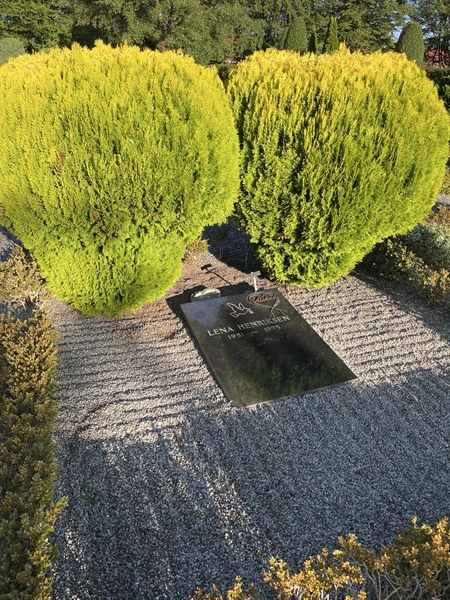 Grave number: NK X 187-188