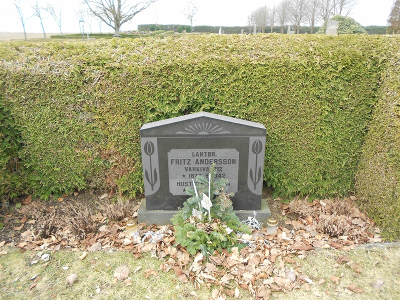 Grave number: V 11     2
