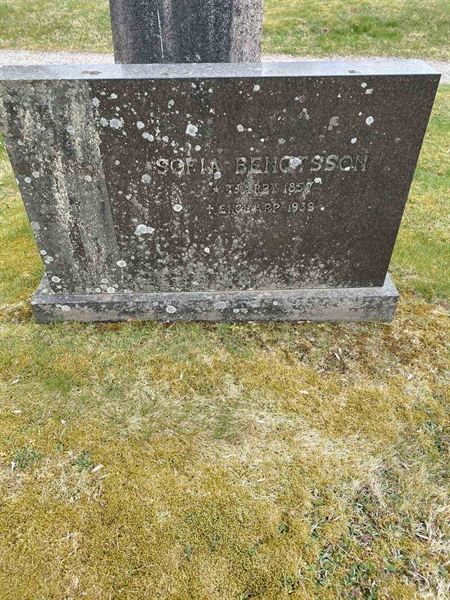 Grave number: 50 C    34