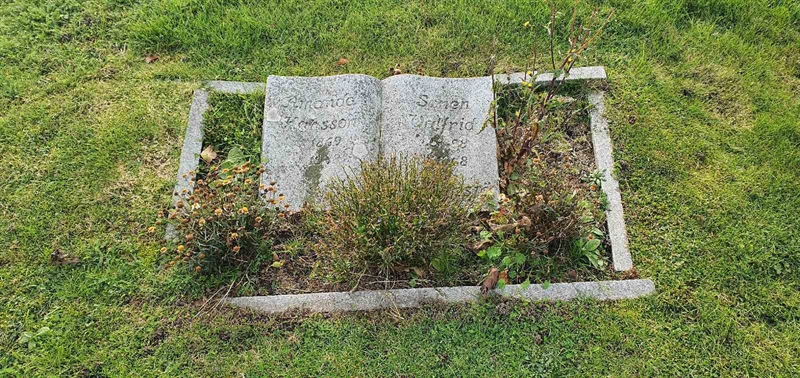 Grave number: GM 005  2307, 2308