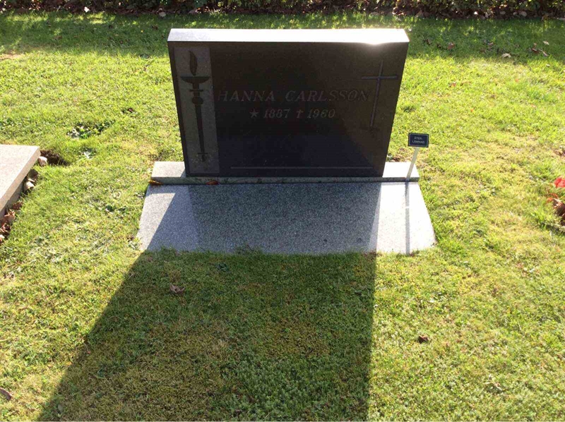 Grave number: F 04    61