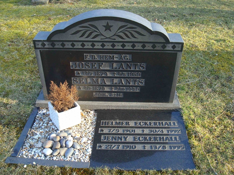 Grave number: KU 05   102, 103