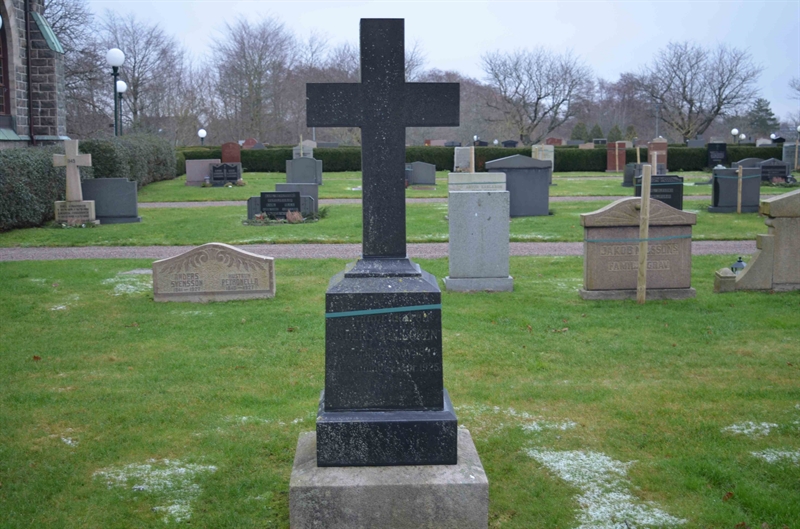 Grave number: TR 3    19