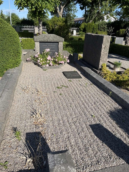 Grave number: NK III    16