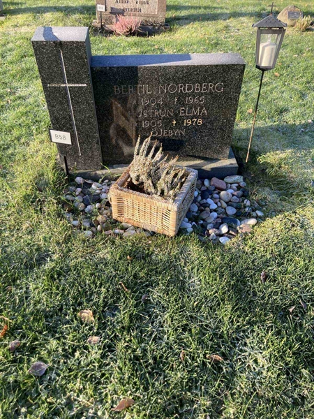 Grave number: 1 NB    58