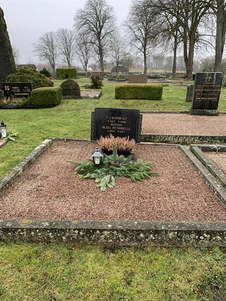 Grave number: SÖ B    72, 73