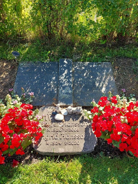 Hautatunnus: 1 D   033