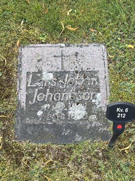 Grave number: 33 6   212
