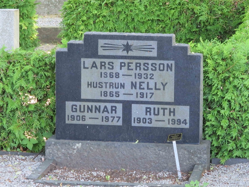 Grave number: HÖB 13   411