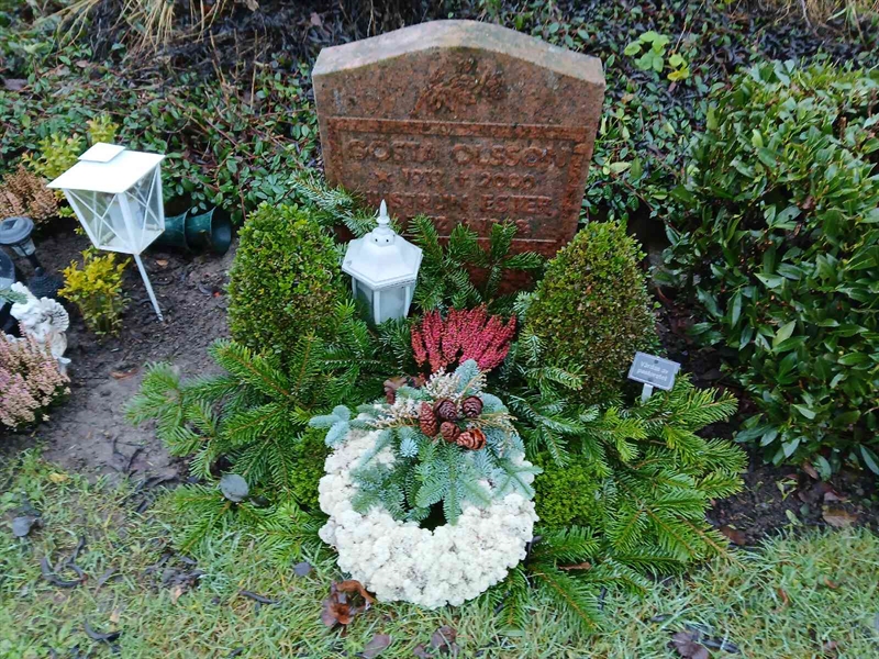 Grave number: FE K   100