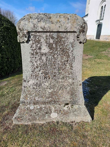 Grave number: OG O   135-136