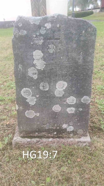 Grave number: HG 19     7