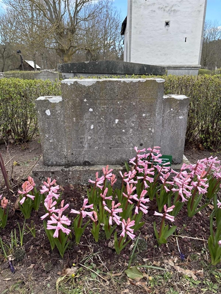 Grave number: LO 78, 79