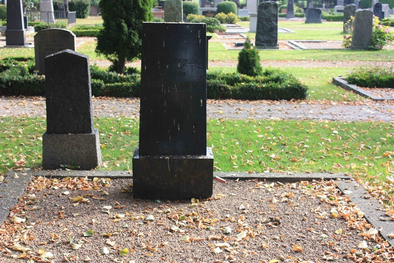 Grave number: Ö 11y    18, 19, 20