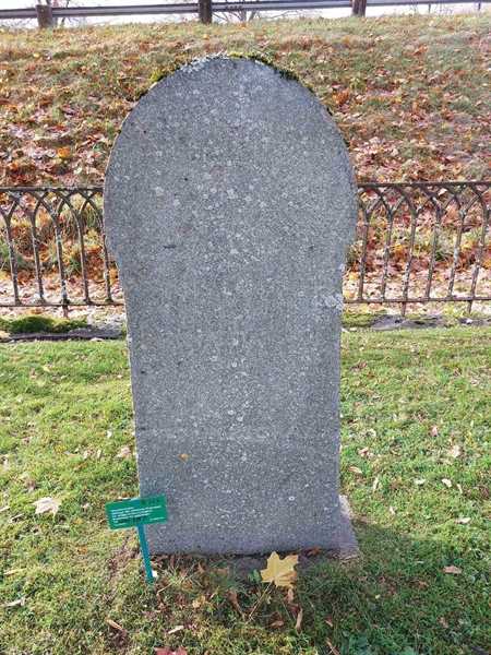 Grave number: 2 B   027